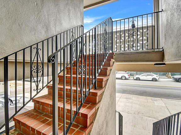 2nd image of Clarendon Rd