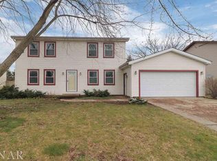 1304 Dianne Dr, Bloomington, IL