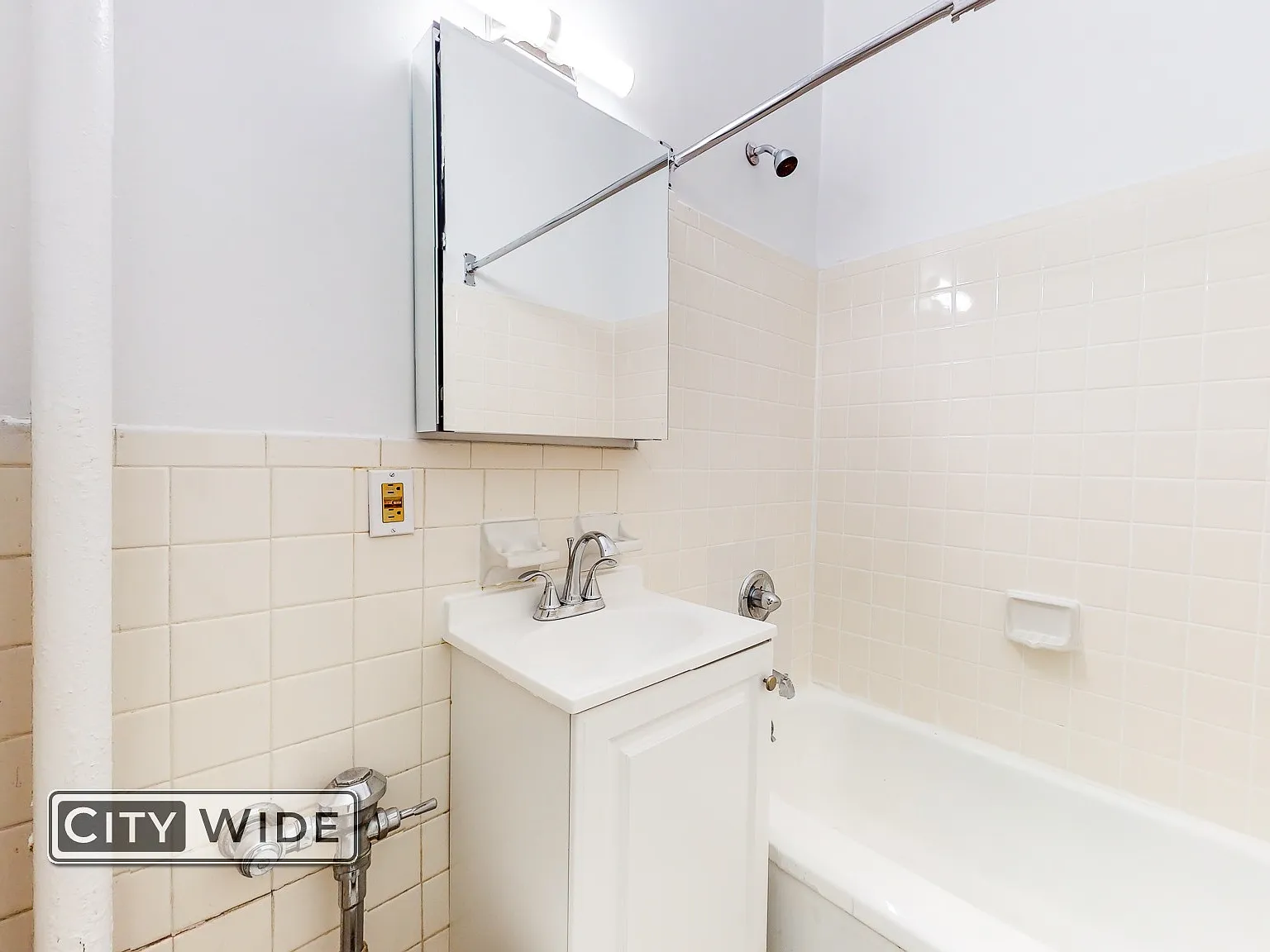 318 East 89th Street — Photo 4