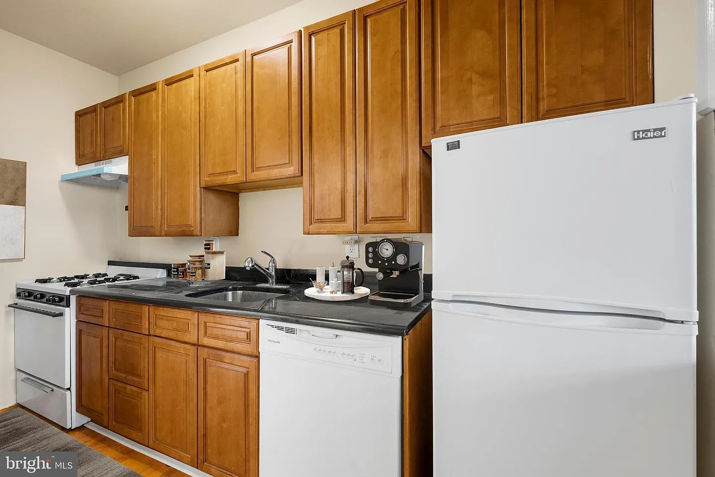 1 bed, 600 sqft, $1,495 — Photo 2
