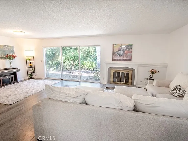 27921 Lomo Dr — Photo 22