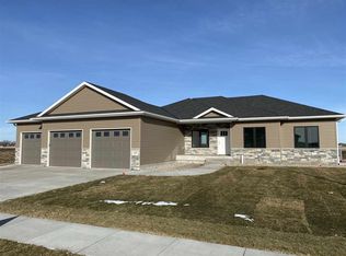 5002 18th St, Columbus, NE 68601