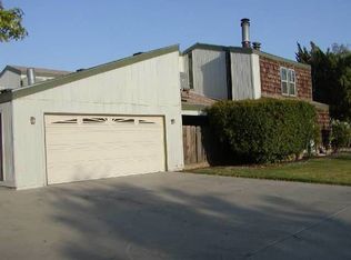 30 Faun Ln APT A, Lemoore, CA 93245