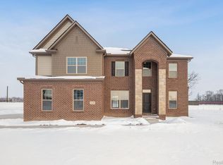12185 Moore Ln, Washington, MI 48094