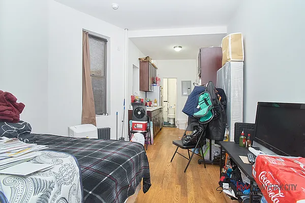 Rented by Keller Williams NYC | media 22