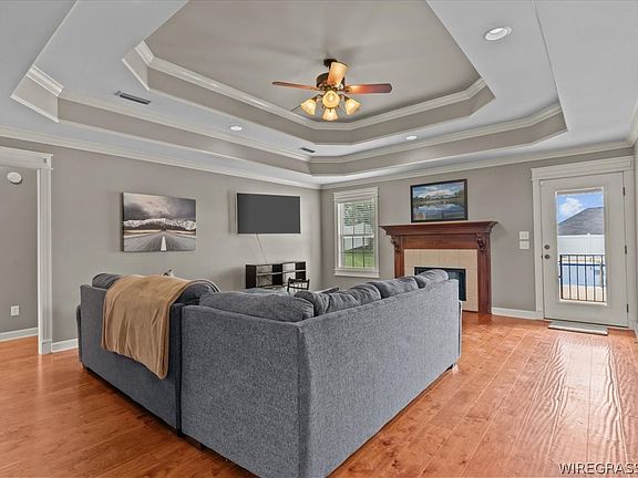 3rd image of 102 TUMBLEWEED Drive