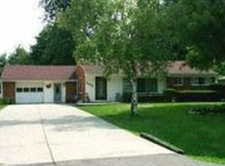 1390 Orchid St, Waterford, MI 48328
