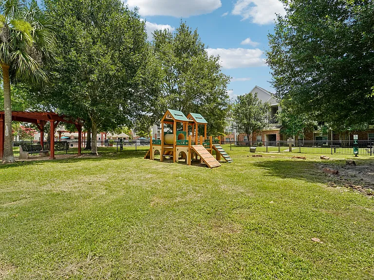 Kingwood Glen — Photo 33