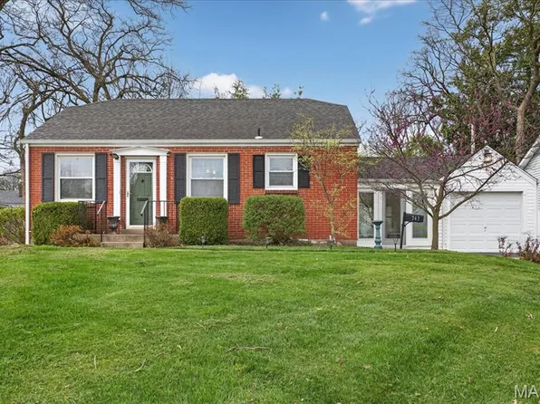 741 Club Ln, Saint Louis, MO 63122