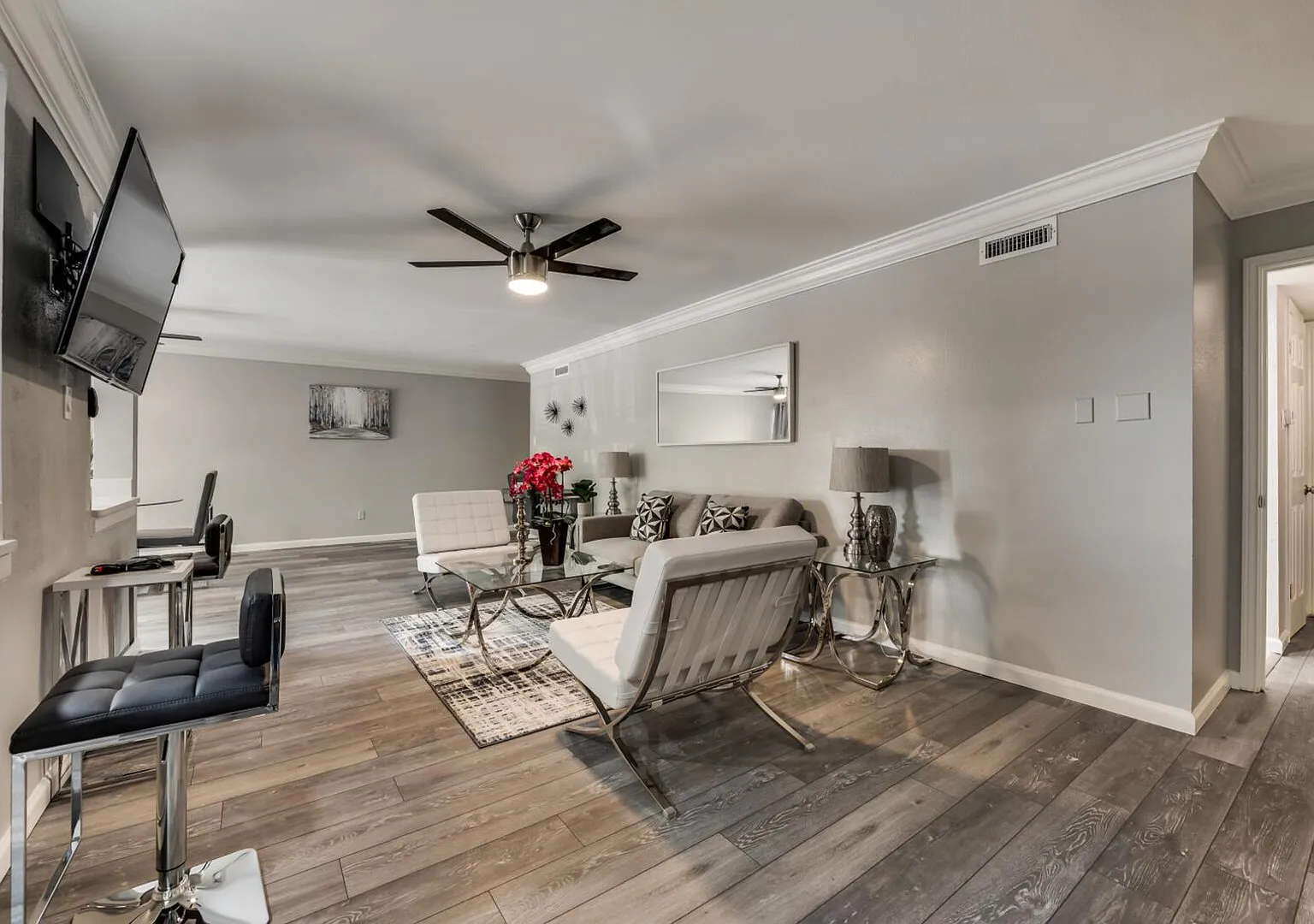 GP54C World Cup Stay - 10 min to AT&T - Sleeps 4 - Free Parking — Photo 1