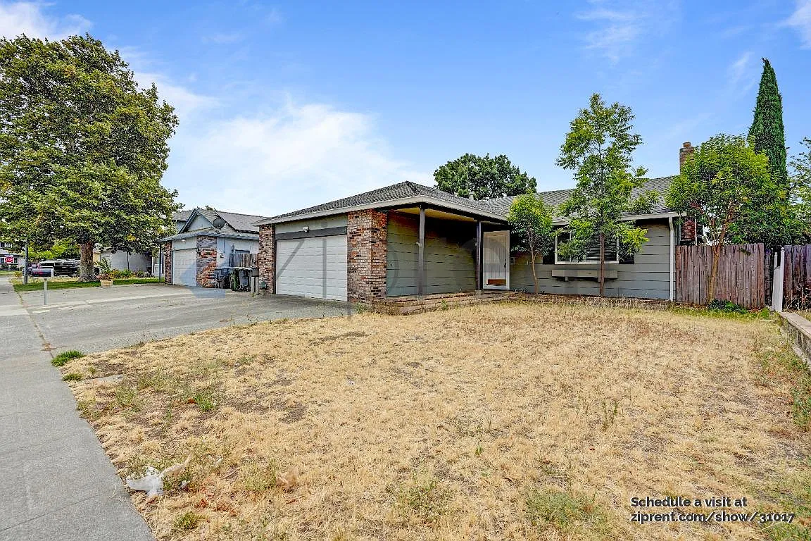 3 bed, 1488 sqft, $3,042 — Photo 2