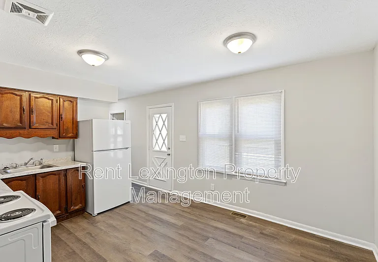 604 Hi Crest Dr — Photo 8