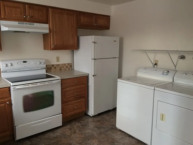 1323 S Skyline Dr — Photo 4