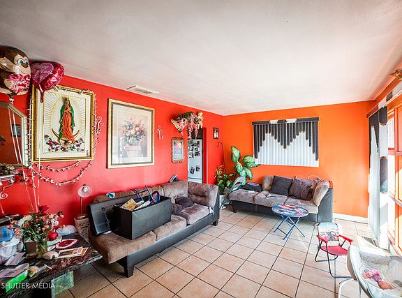 2nd image of 17206 Lorenz Ave