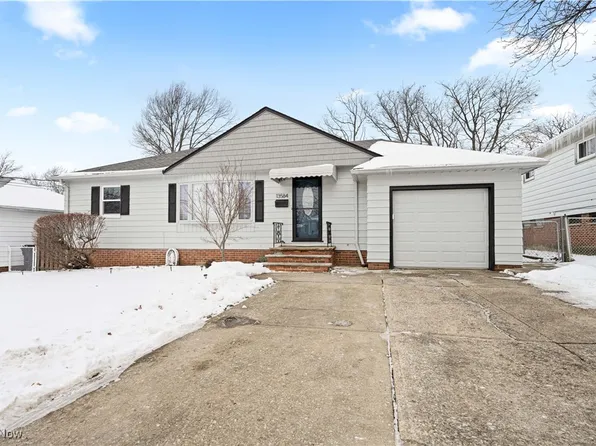 13584 Bellbrook Dr, Brookpark, OH 44142