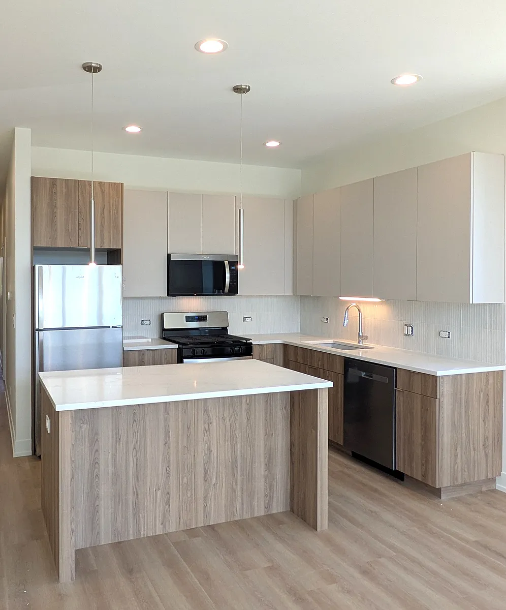 Building Photo - 4744 W Addison St #2