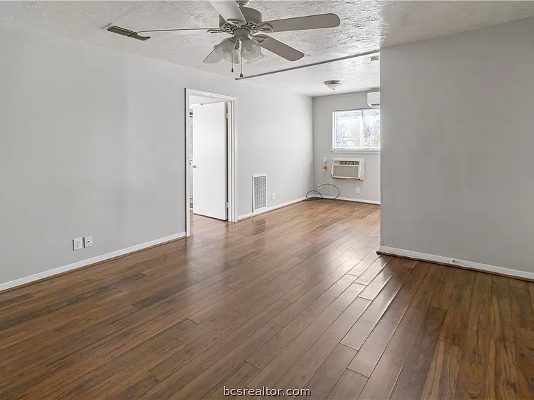 1014 E 23rd St — Photo 6