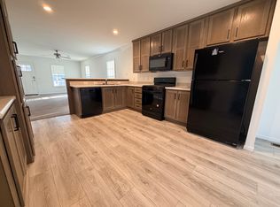 163 Pin Oak Dr #153, Coopersville, MI