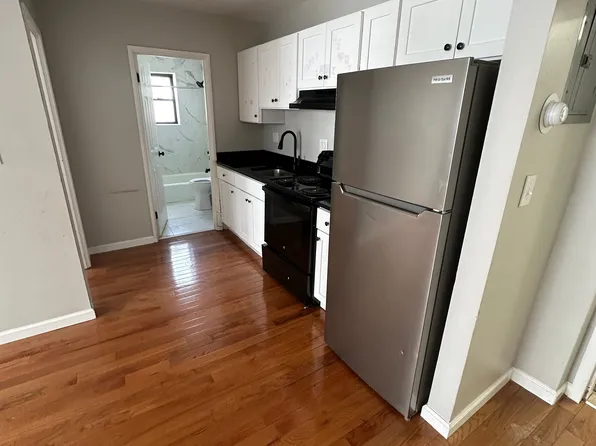 8 Calhoun Ave #C16, Bridgeport, CT 06604