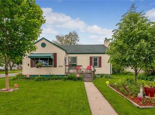 5733 Lincoln Ave, Des Moines, IA 50310