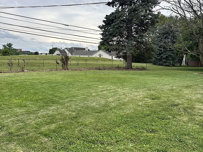 1801 W Parkway Dr #B — Photo 19