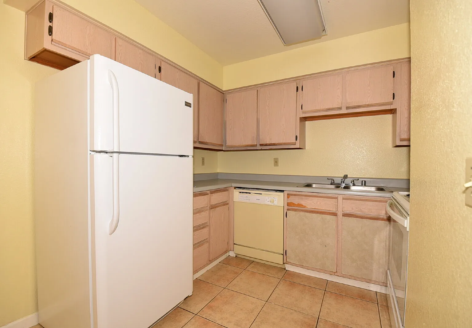 1 bed, 1.0 bath, 704 sqft, $1,120 — Photo 1