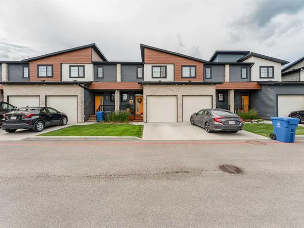 490 S Highlands Blvd W #5, Lethbridge, AB T1J 5K5