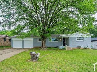 704 Clebud Dr, Euless, TX 76040