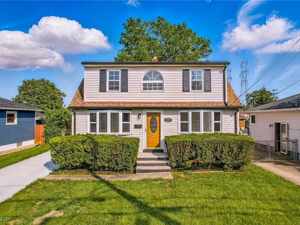 5997 Westbrook Dr, Brookpark, OH 44142