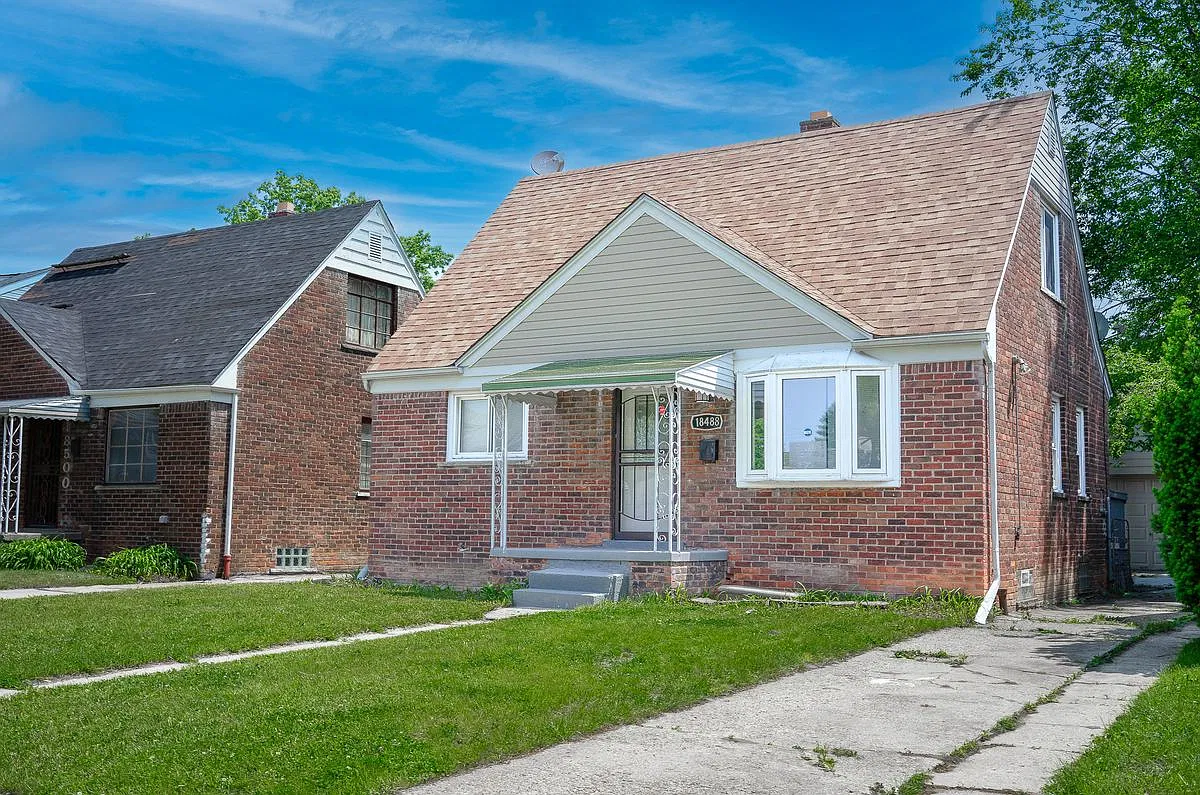 4 bed, 1.0 bath, 1027 sqft, $1,600 — Photo 3