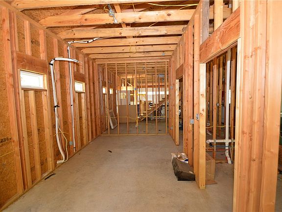 5th image of 4 Middleton Ln