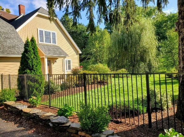 90 Pomeroy Ter, Northampton, MA 01060