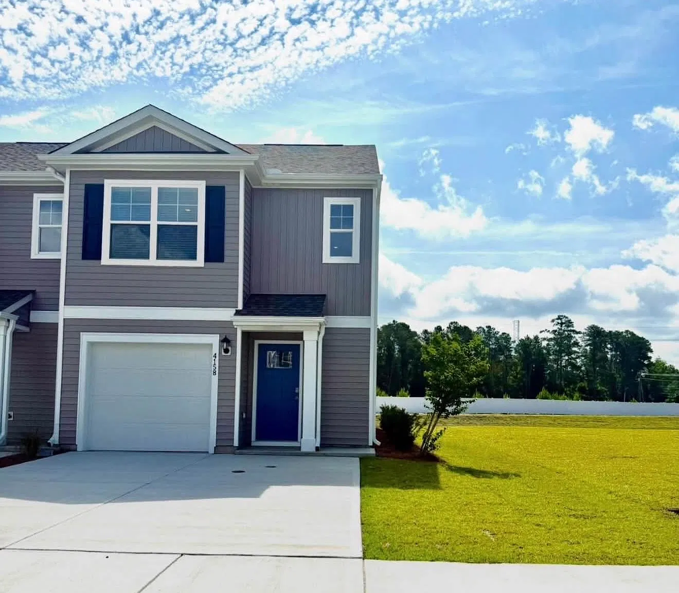 3 bed, 2.5 bath, 1200 sqft, $1,950 — Photo 1