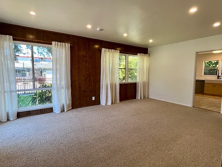 11552 Braddock Dr — Photo 5