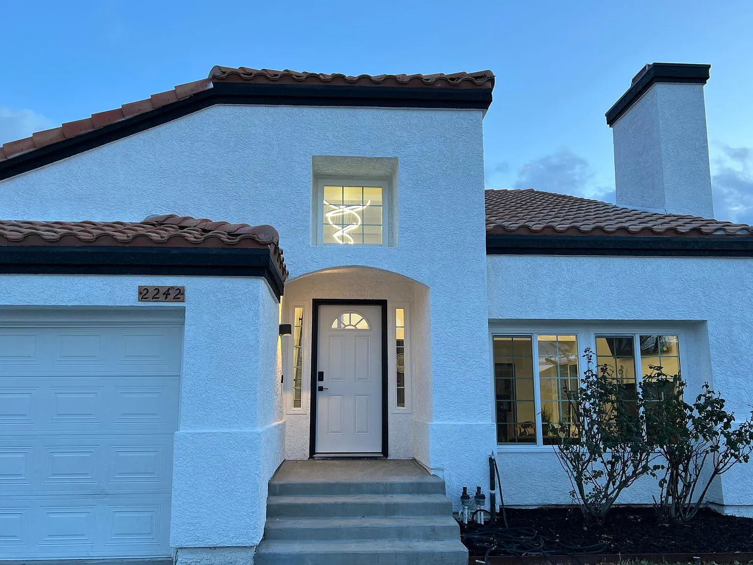 2242 Gregory Ave — Photo 2