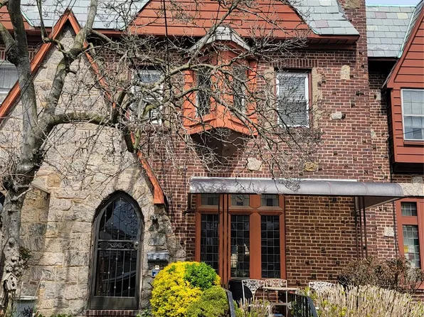 14713 Willets Point Boulevard, Whitestone, NY 11357