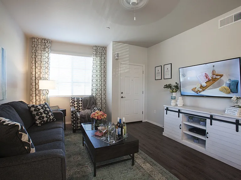 San Mateo Townhomes — Photo 8
