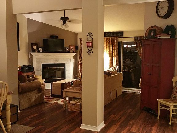4th image of 238 Parkwood Cir