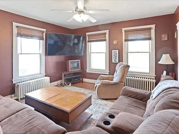2nd image of 132 South St