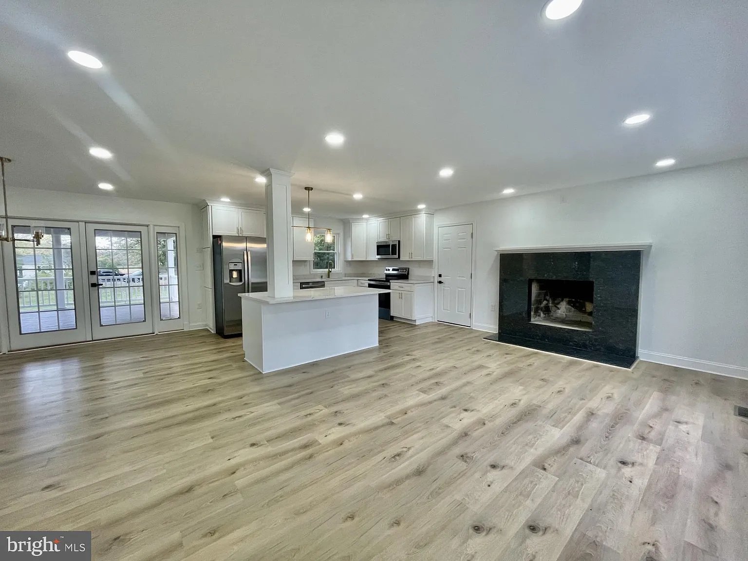 3 bed, 1596 sqft, $3,000 — Photo 4