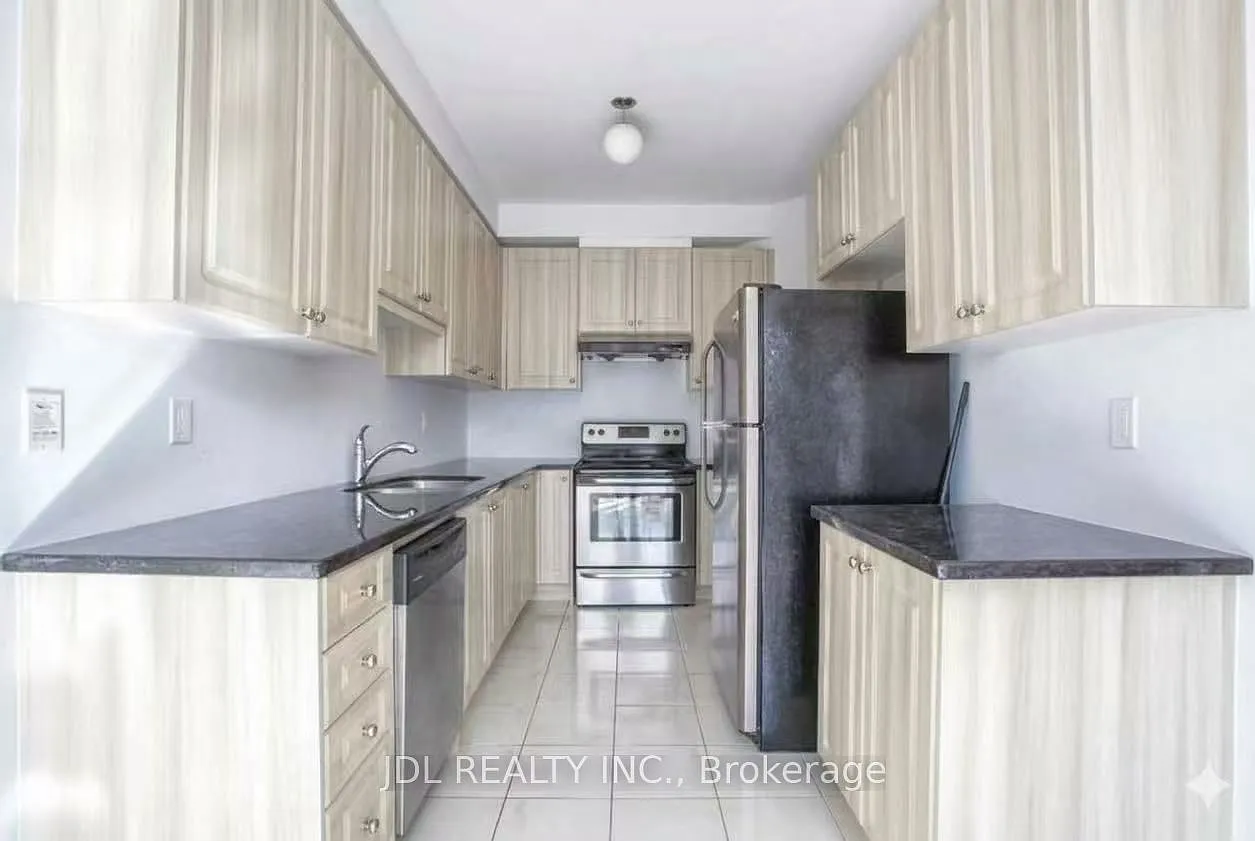 3 bed, $3,458 — Photo 2