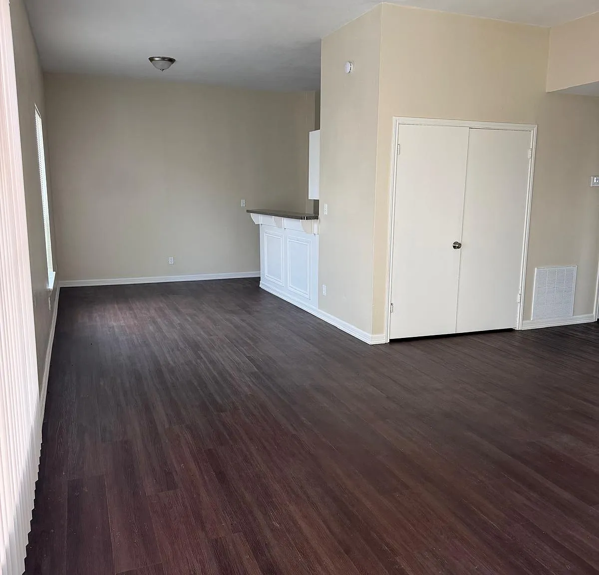 Colonial Square Apartments - 1109-B — Photo 1