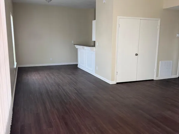 Colonial Square Apartments - 1109-B