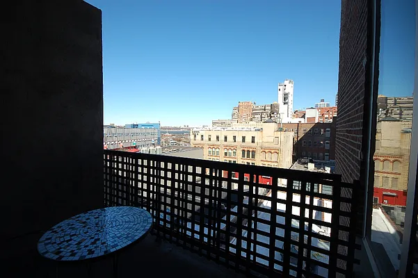 Sold by Mercedes Berk | media 19