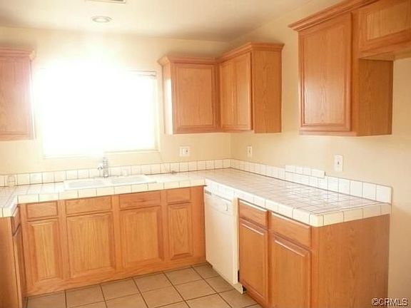 5th image of 20402 Kenwood Ave