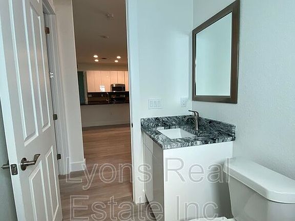 4th image of 2635 Starview Ave