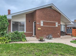 1638 Linden St, Des Plaines, IL 60018