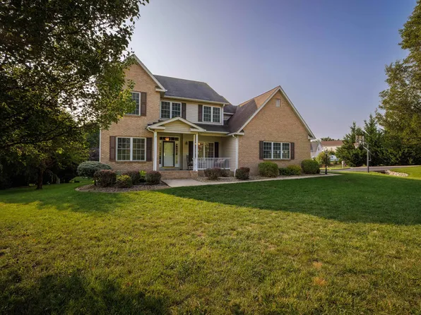 8 Prince John Ct, Waynesboro, VA 22980