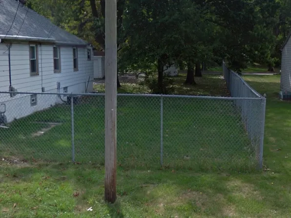 220 Davis St, Joliet, IL 60436