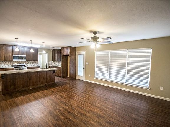 3rd image of 2409 Northwood Ter